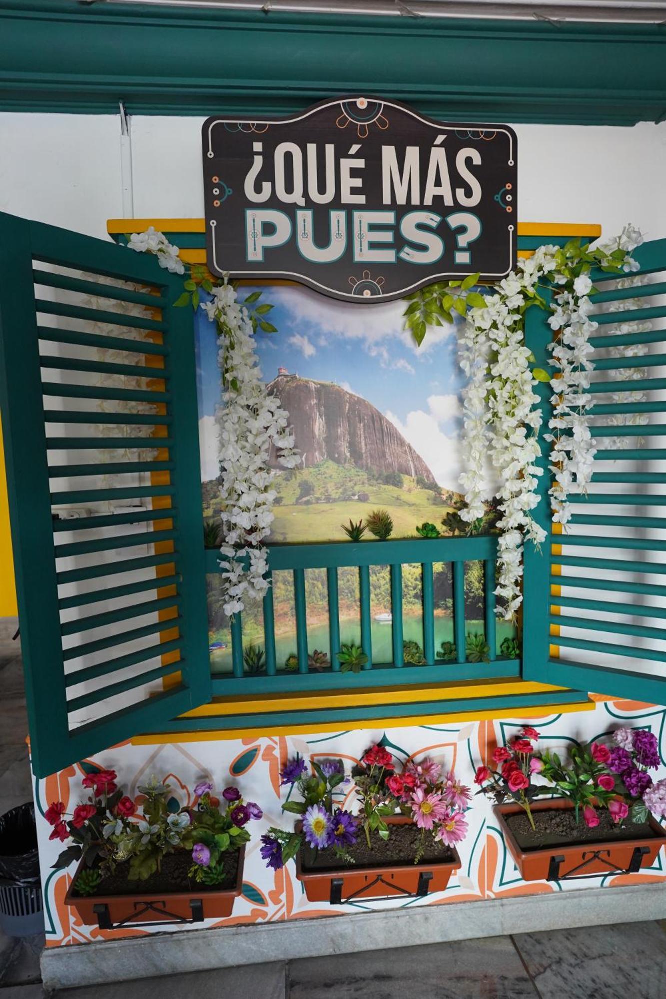 Albergue The Wandering Paisa (Adults Only) Medellín Exterior foto