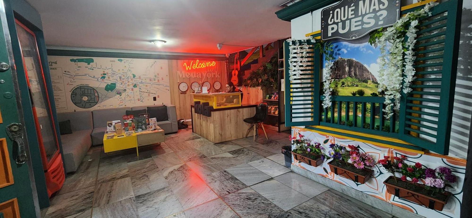 Albergue The Wandering Paisa (Adults Only) Medellín Exterior foto